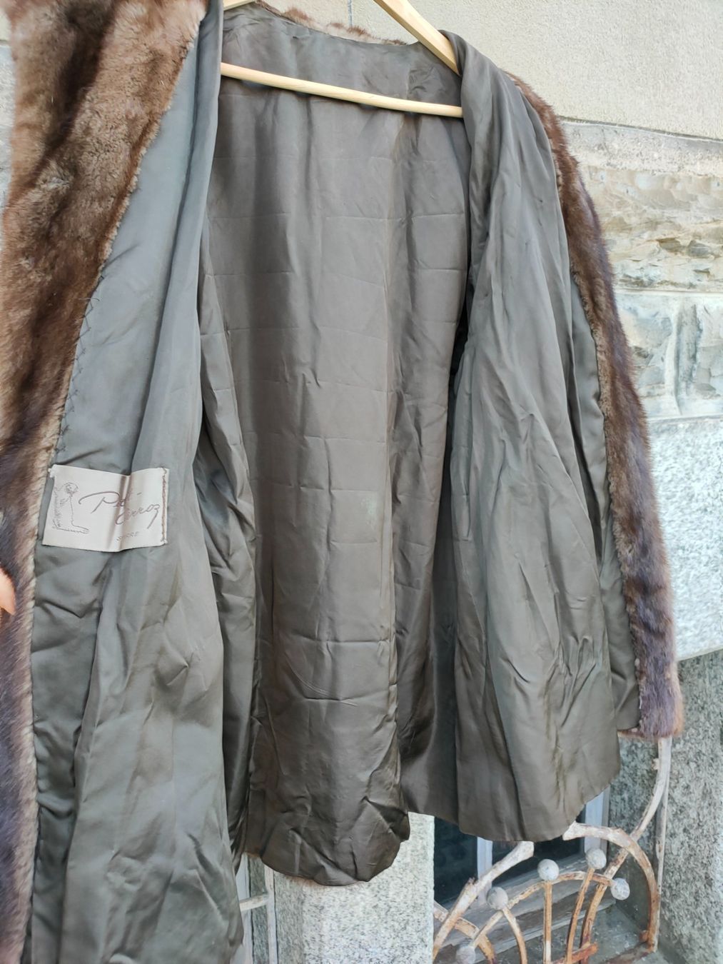 Cappotti: Manteau en véritable fourrure de vison – Usato da Fribourg venduto da mar_z6hq 4