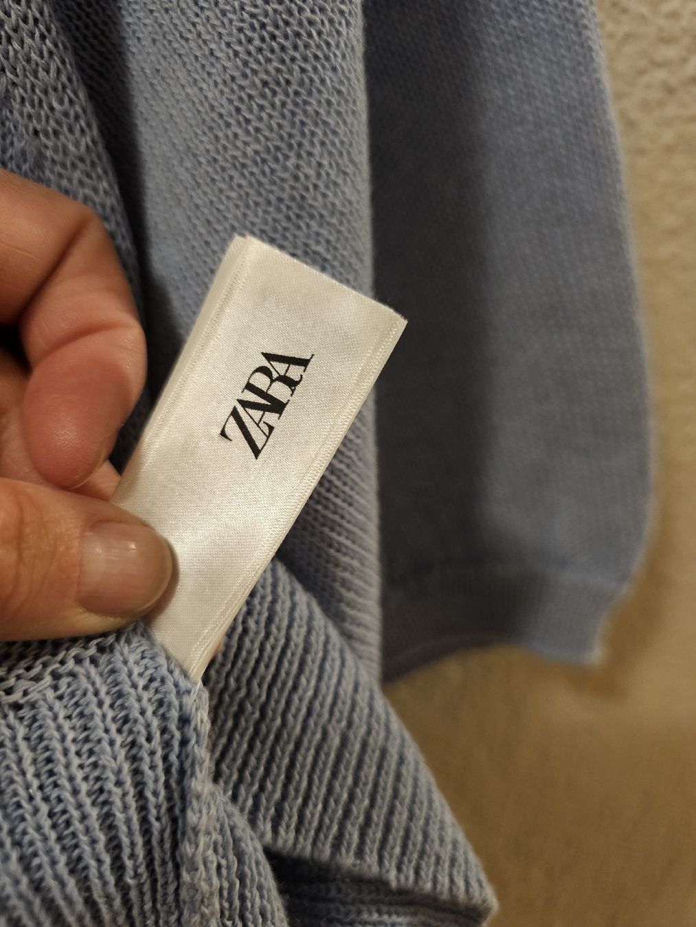 Zara Maglioni & Felpe: Leichter ZARA Crop Pulli Gr. S in Hellblau – Usato da Bern venduto da Oscarella 1