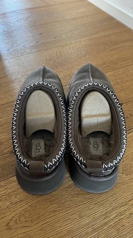 Ugg Herrenschuhe: Ugg Tazz Slipper Gr.38 (wie 37) – Neu (gemäss Beschreibung) aus Widnau von tinawild 1