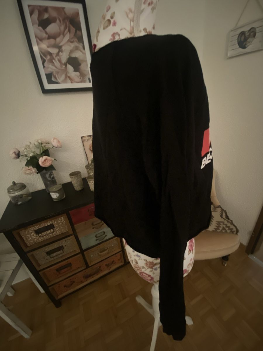 H&M Maglioni & Felpe: Pullover kurz H&M Gr S mit Druck – Usato da Schönenberg ZH venduto da Pfupfli1 2