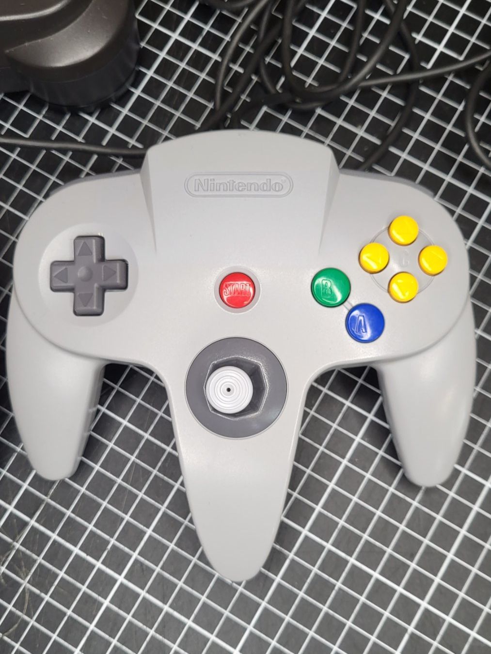 Nintendo Console: Nintendo N64 mit 2 Controllern (Renewed) – Usato da Bern venduto da nic_x6gy 5