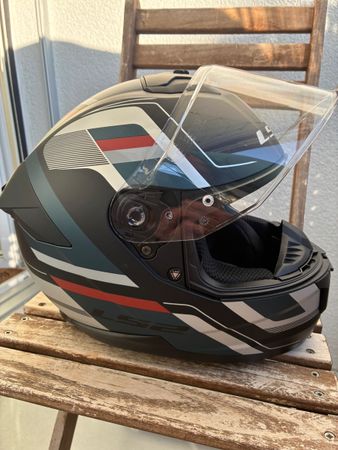 LS2 Motorradhelm