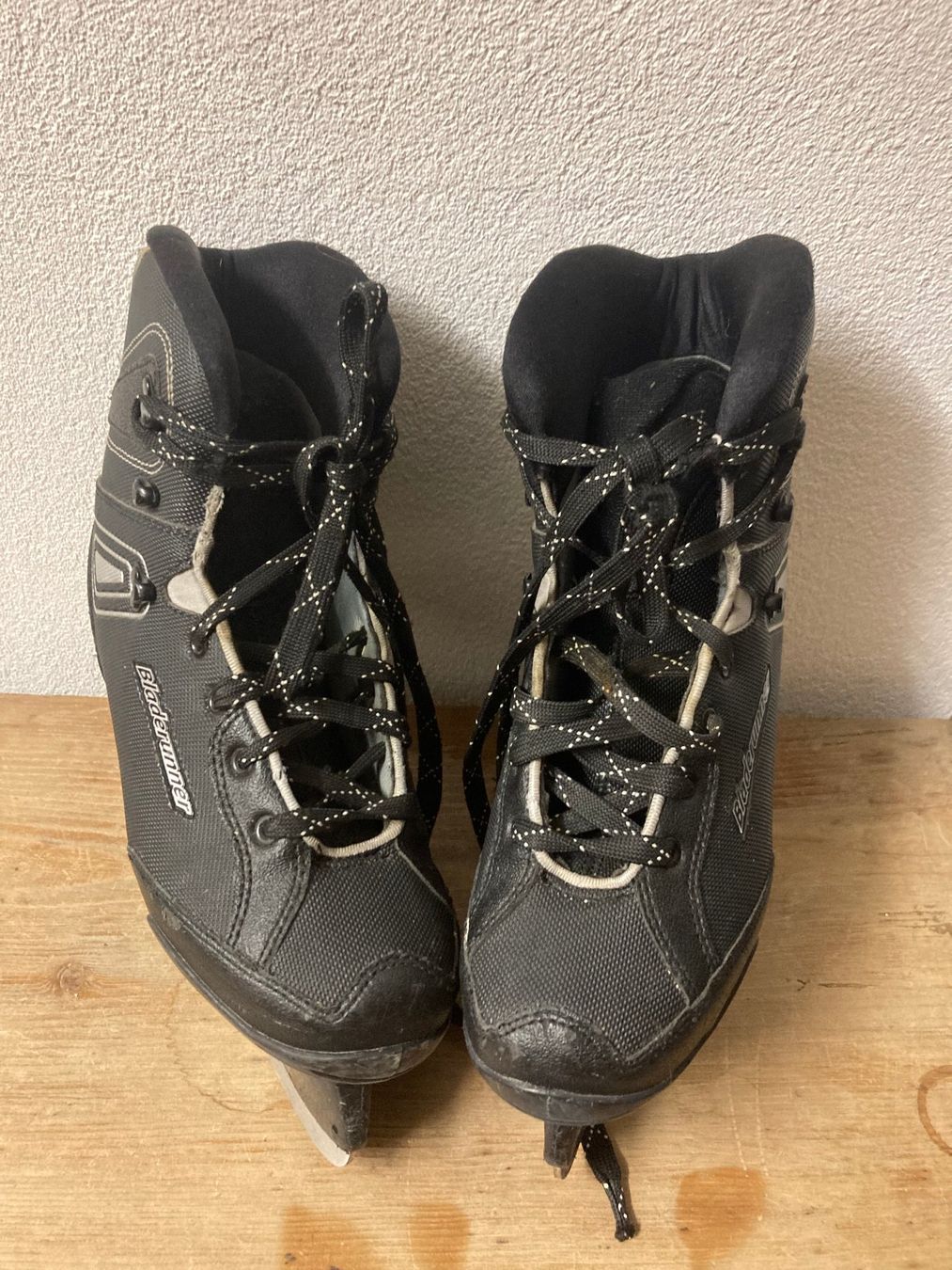Pattini da ghiaccio: Schlittschuhe Gr.40 – Usato da Weissbad venduto da Hado42 1