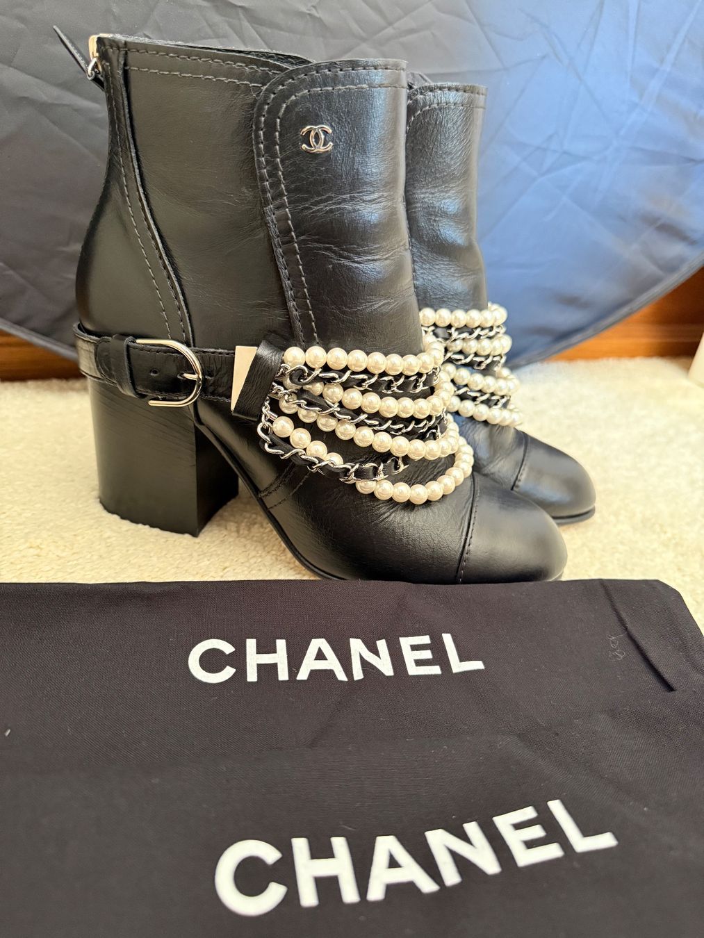 Chanel Scarpe da donna: Chanel Boots – Nuovo (secondo la descrizione) da Crans VD venduto da ver_ff2l 2