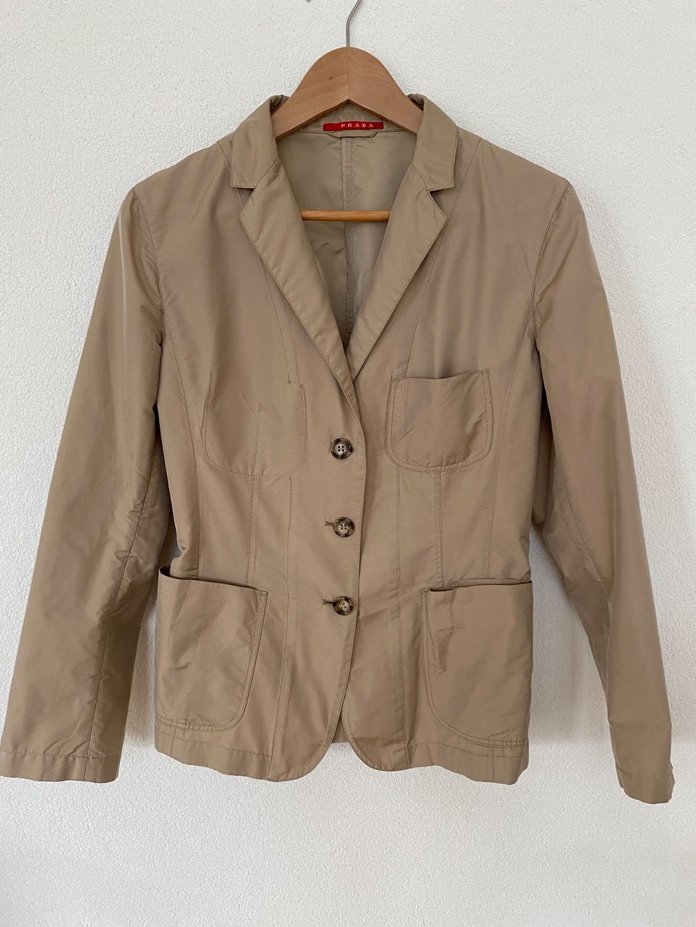 Prada Vestes: PRADA JACKE TOP ZUSTAND – D'occasion à Zürich par Fashionparade