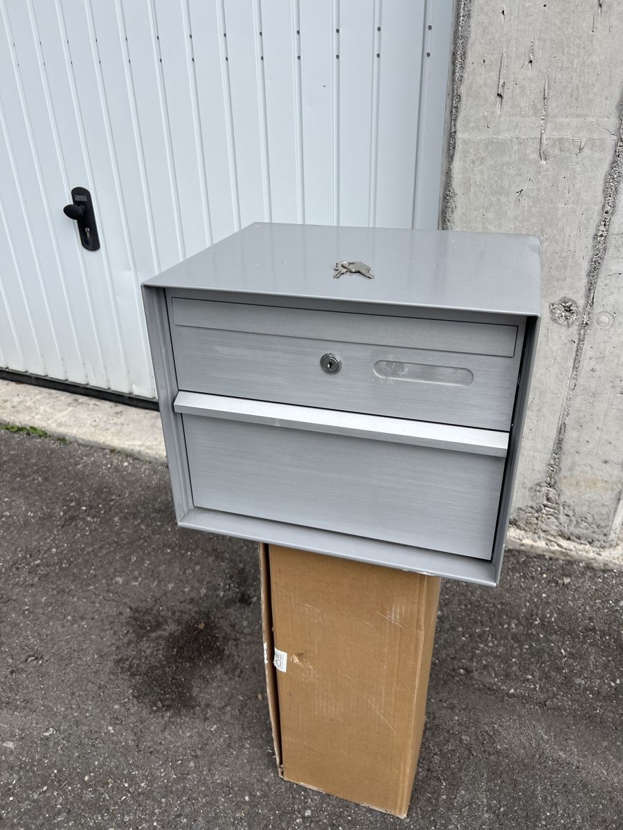 Altro per la casa: Grauer Briefkasten mit Schlüssel – Usato da Thun venduto da Biaggi1