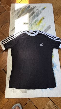 Adidas T-Shirt Grösse M, neu, nie getragen 