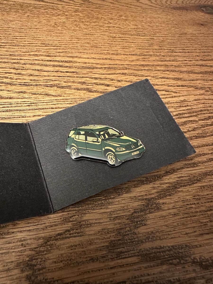 Mercedes-Benz Placchette & Badge: Pin - Mercedes ML 320 – Nuovo (secondo la descrizione) da Liestal venduto da Tschopp77