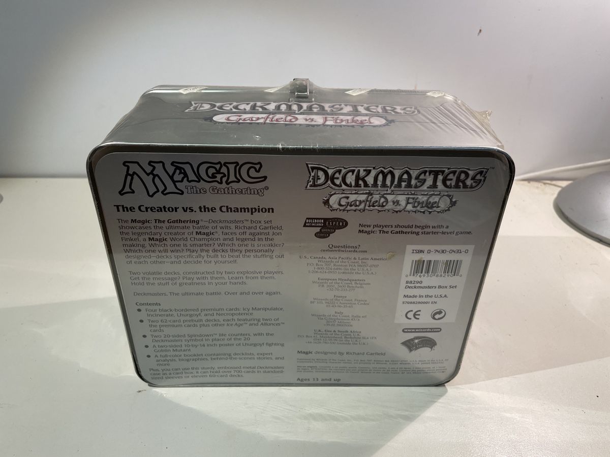 Magic The Gathering Carte collezionabili: Versiegelte Magic: The Gathering Deckmasters Tin Box (SVN11) – Nuovo e nell'imballaggio originale da Künten venduto da Schnaepplihuus 3