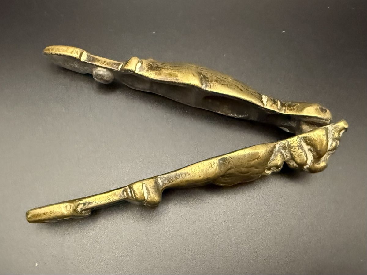 Küchengeräte: Löwenförmiger Vintage-Nussknacher aus Messing Oder Bronze – Gebraucht aus Lamone von LaCantinaMagica