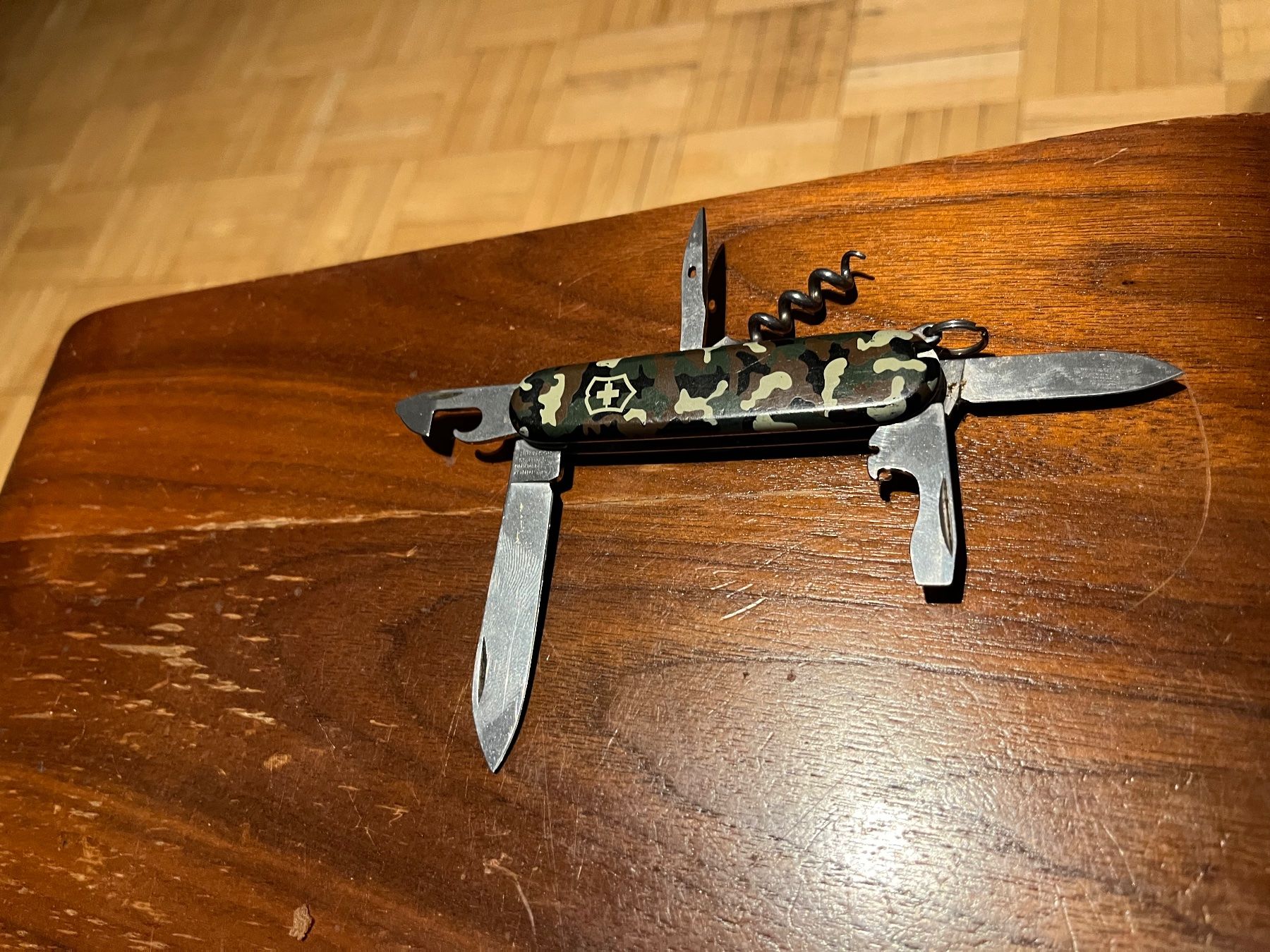Victorinox Coltelli tascabile: Victorinox Offizier Sackmesser Camouflage – Usato da Basel venduto da Ruemli17 1