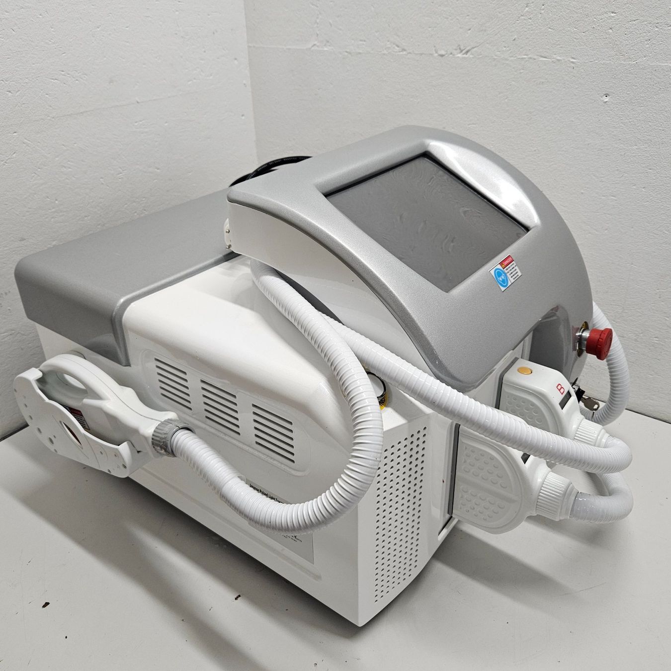 Attrezzature mediche: Professionelles SHR + IPL Gerät mit Zubehör – Usato da Niederdorf venduto da LeptonAG_Labor