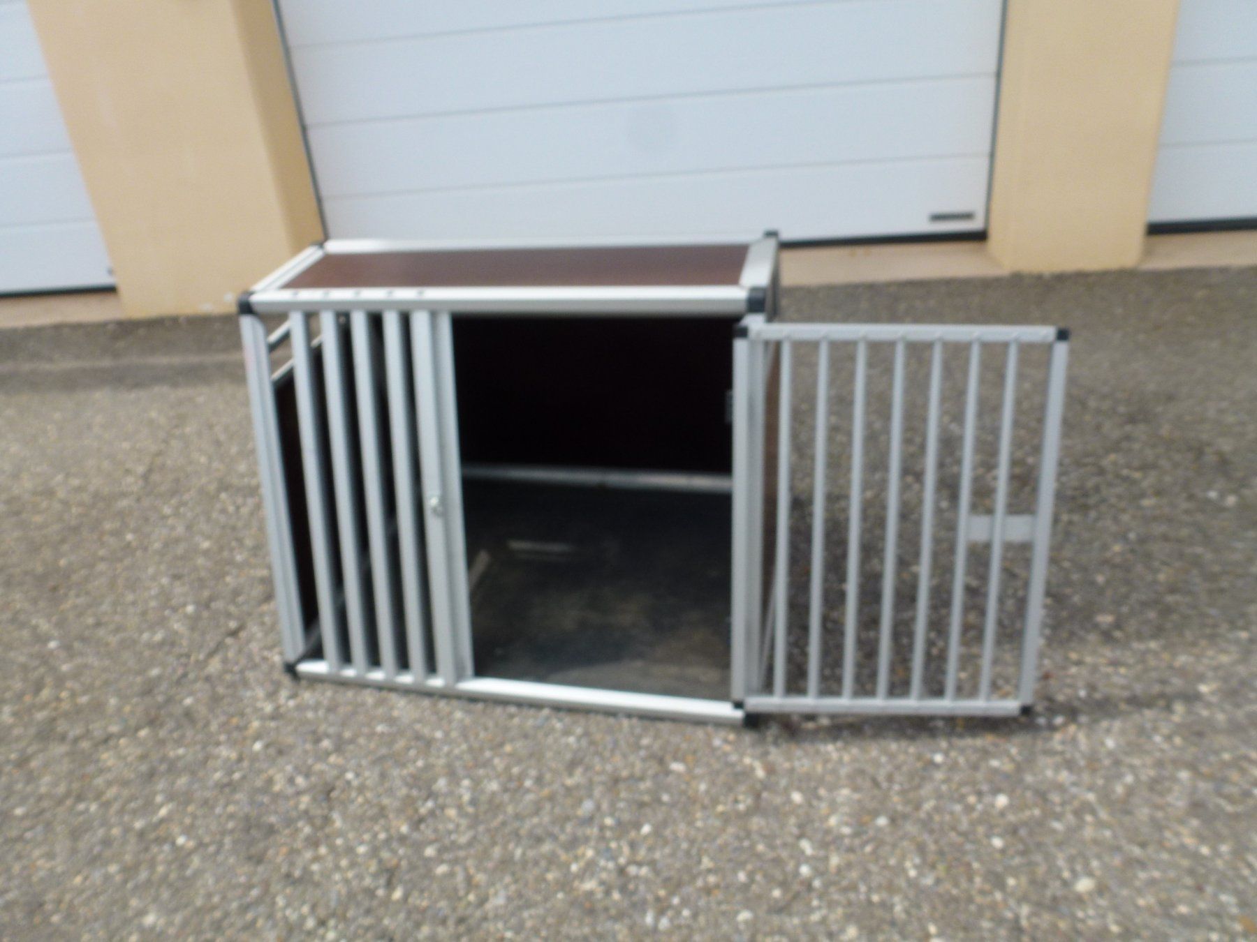 Käfige, Transport & Sicherheit: Alu Hunde Transportbox – Gebraucht aus Wenslingen von Holzbier 5