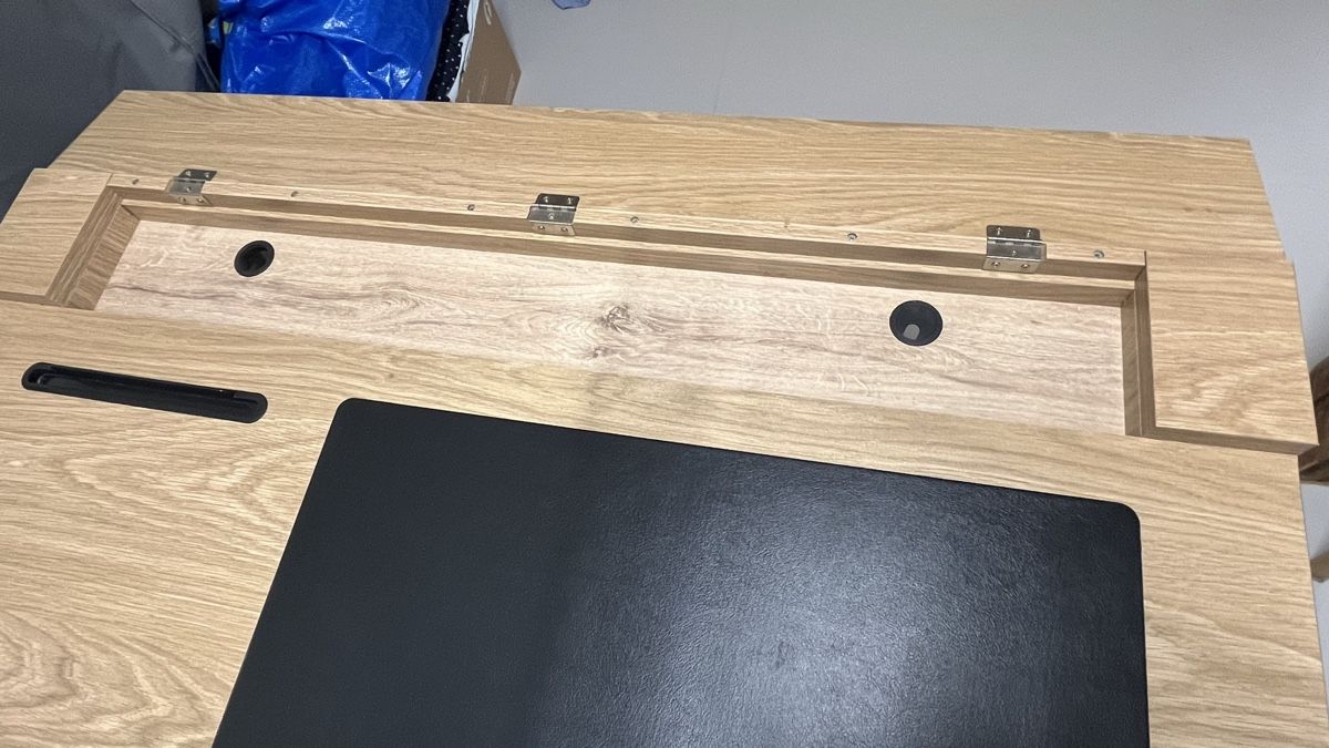 Bureaux: Desk / Schreibtisch - Eiche Farbe - Kabelmanagement – D'occasion à Zürich par jap_8kkn 5