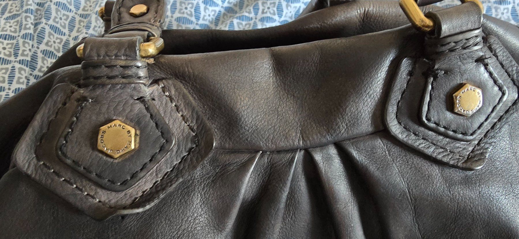 Marc Jacobs Taschen für Damen: Marc Jacob's classic Q size L – Gebraucht aus Oberglatt ZH von ros_w89m 5