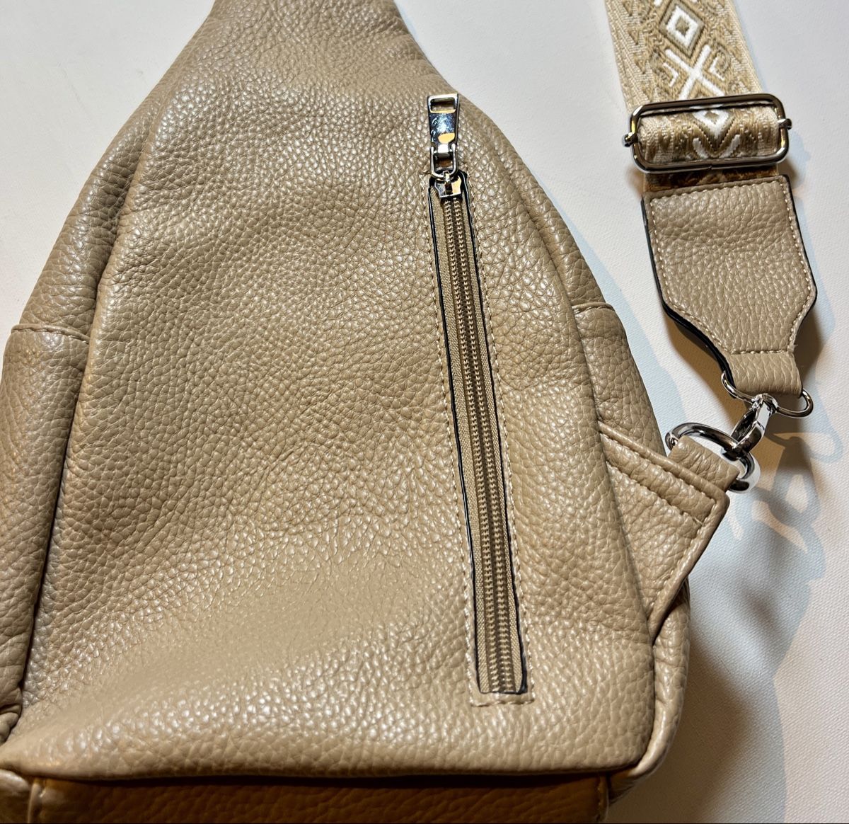 Taschen für Damen: Beige Umhängetasche Leder – Neu (gemäss Beschreibung) aus Zürich von rsa_dv8r 2