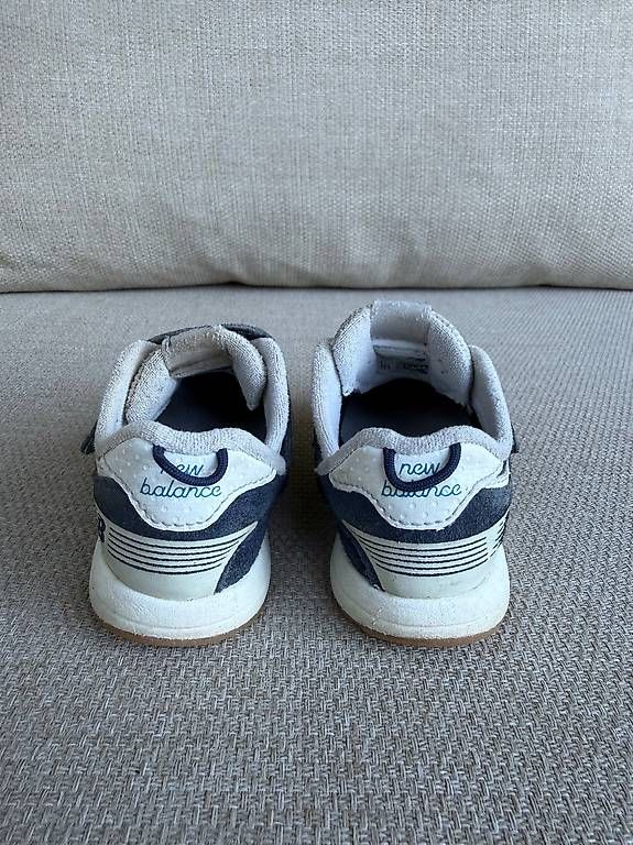 New Balance Schuhe für Jungen: New Balance Schuhe Grösse 22.5 – Gebraucht aus Brütten von MeiliMil 1