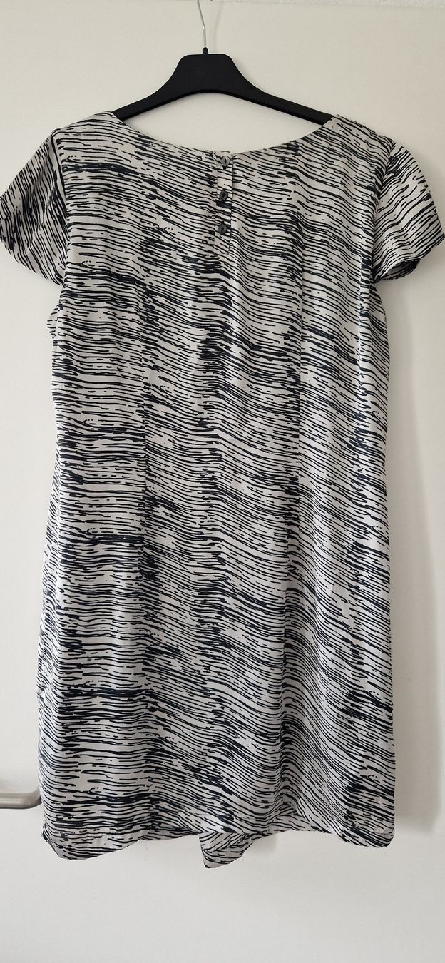 H&M Robes: Sommer-Kleid in Grösse 46 – D'occasion à Wiesendangen par Stregolina 2