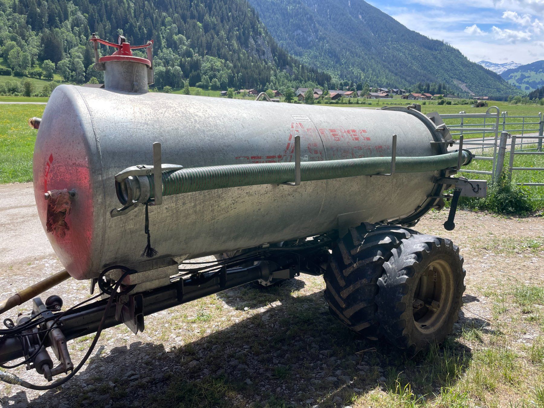 Gülleaufbereitung: Güllefass 3m2 Aufbaufass Aebi – Gebraucht aus Blankenburg von Lylasugus