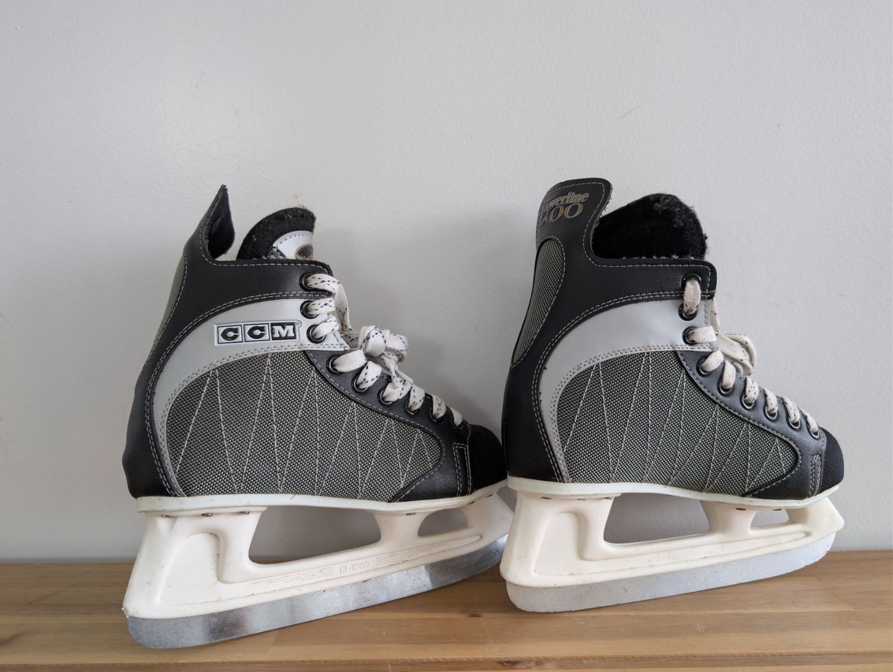 Pattini da ghiaccio: Fast neue Schlittschuhe, Grösse 6 – Usato da Neuenhof venduto da mlw_w98j 1