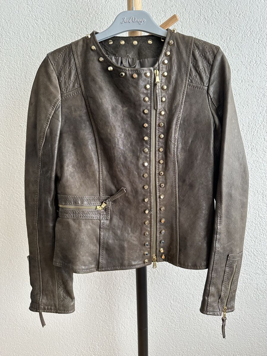 Massimo Dutti Giacche: Echtlederjacke Grösse 34/XS mit Nieten – Usato da Cham venduto da CBirinci 1