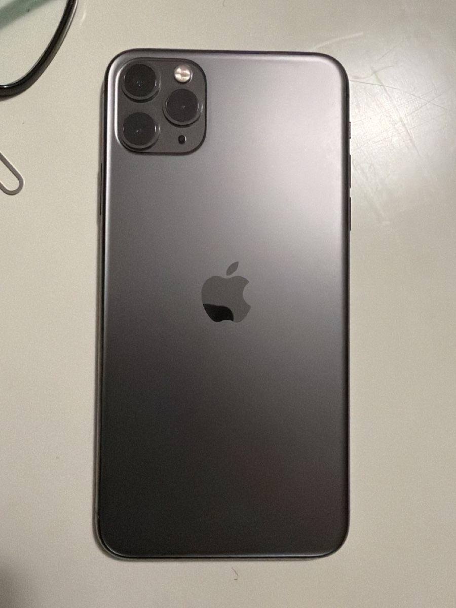 Apple Portables: iPhone 11 pro Max 84% Batterie anthrazit  – D'occasion à St. Gallen par sweetlucky 2