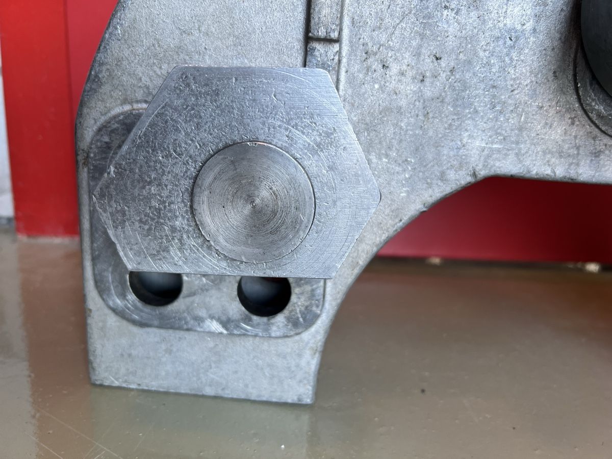 Tutti gli attrezzi: Rohr- und Profilrichtpresse – Usato da Hünenberg venduto da Abtech 3