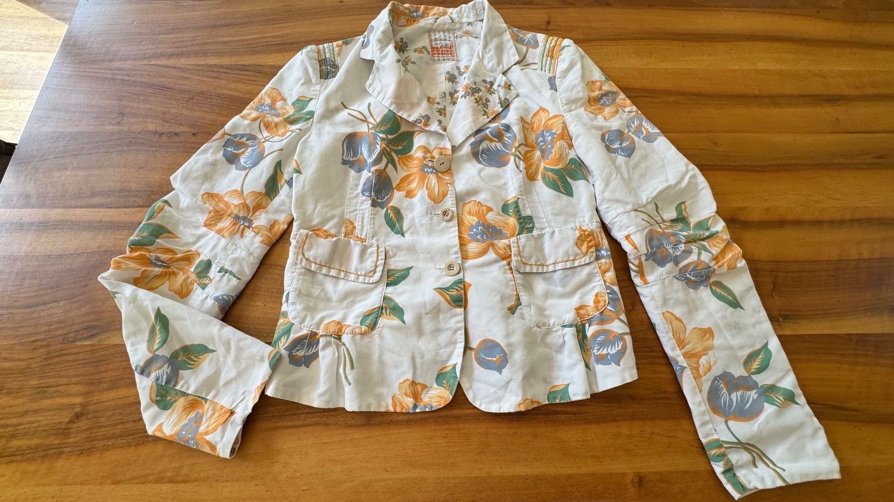 Girbaud Giacche: MARITHE FRANCOIS GIRBAUD Blazer Jacke Gr. 36 wendebar 2in1 – Usato da Meiringen venduto da Jackwashere