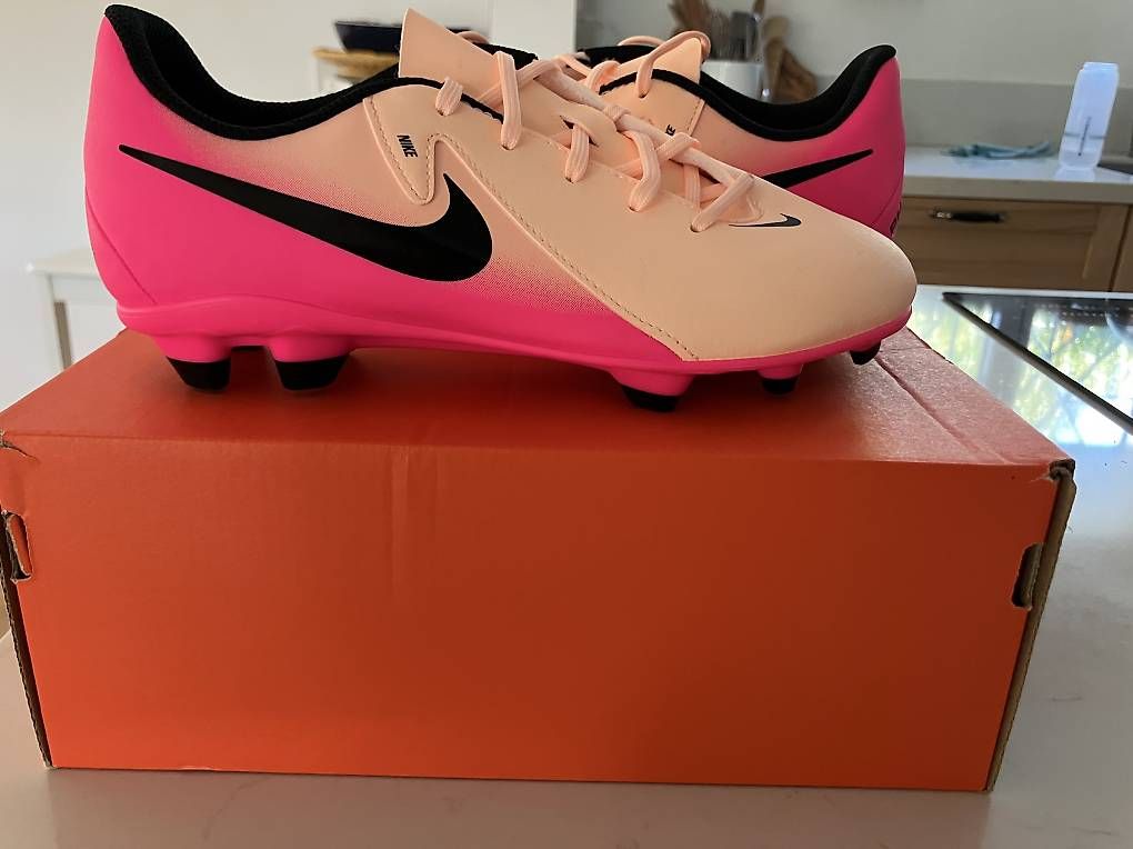 Scarpe da uomo: Neu: Nike JR Phantom GX, Gr. 36! – Usato da Allschwil venduto da ait_n87b 1