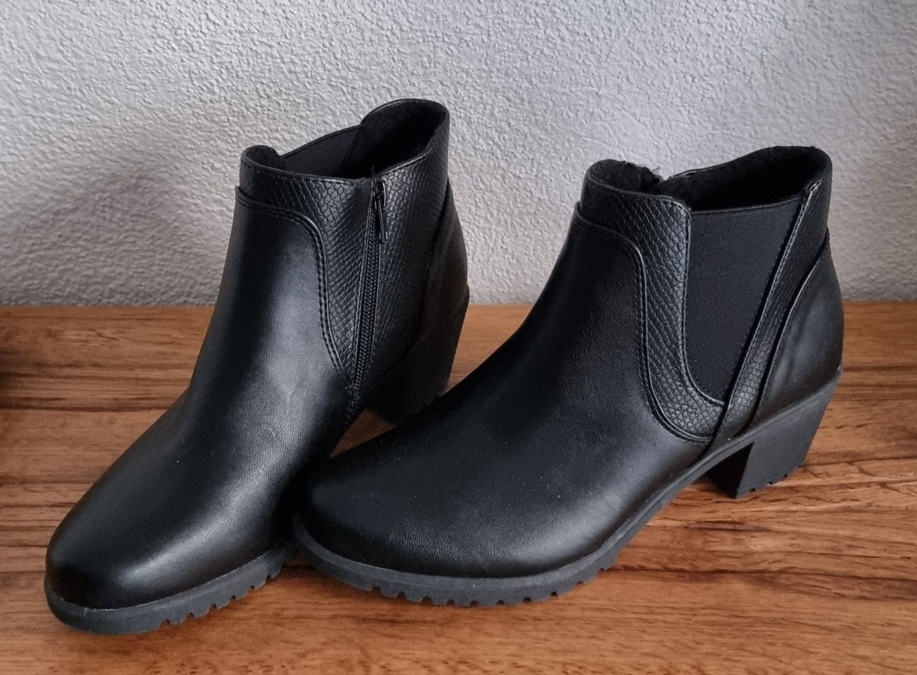 Scarpe da donna: Stiefeletten,easy STREET,schwarz,Gr.38 – Nuovo (secondo la descrizione) da Frauenfeld venduto da Bleeddragon