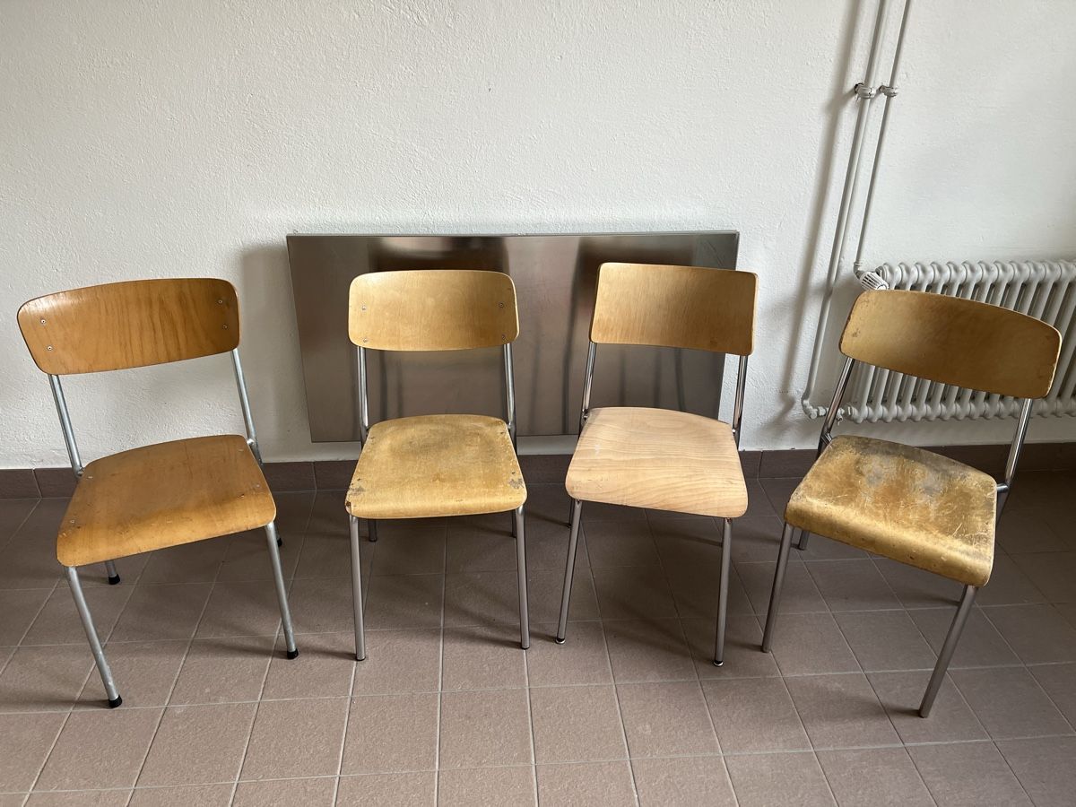 Stühle: Schul-Stühle – Gebraucht aus Zürich von Leuzzeli