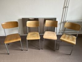Schul-Stühle