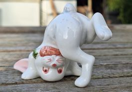 Lustiger Keramik Osterhase im Kopfstand