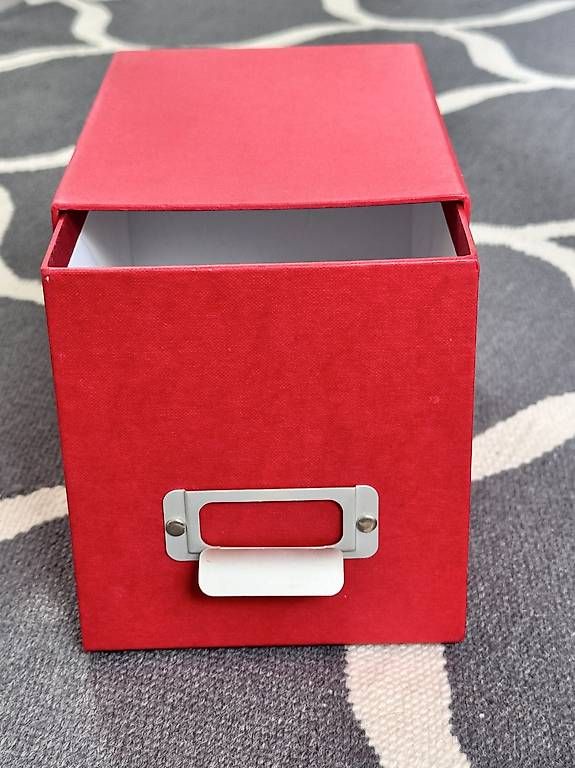 Recipients et similaires: rote Aufbewahrungsbox  – D'occasion à Kilchberg ZH par sporty_alex