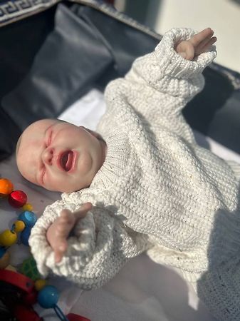 Weinende Reborn Babypuppe