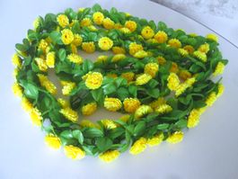 Halskette mit Blumen zum Aufhängen