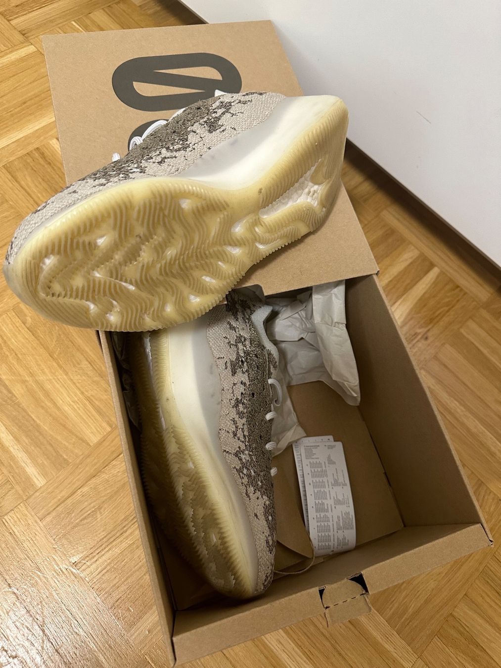 Adidas Scarpe da uomo: Adidas YEEZY Boost 380 "Pyrite" sneakers – Usato da Basel venduto da iulia_haul 4