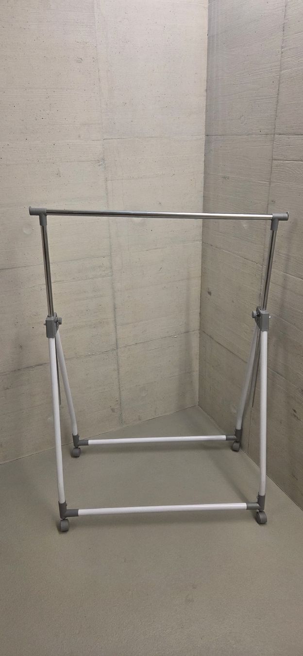 Guardaroba: Kleiderständer  – Usato da Baden venduto da pbi_wxn8 1