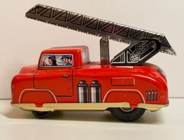 Petit camion de pompiers en tôle - Huki