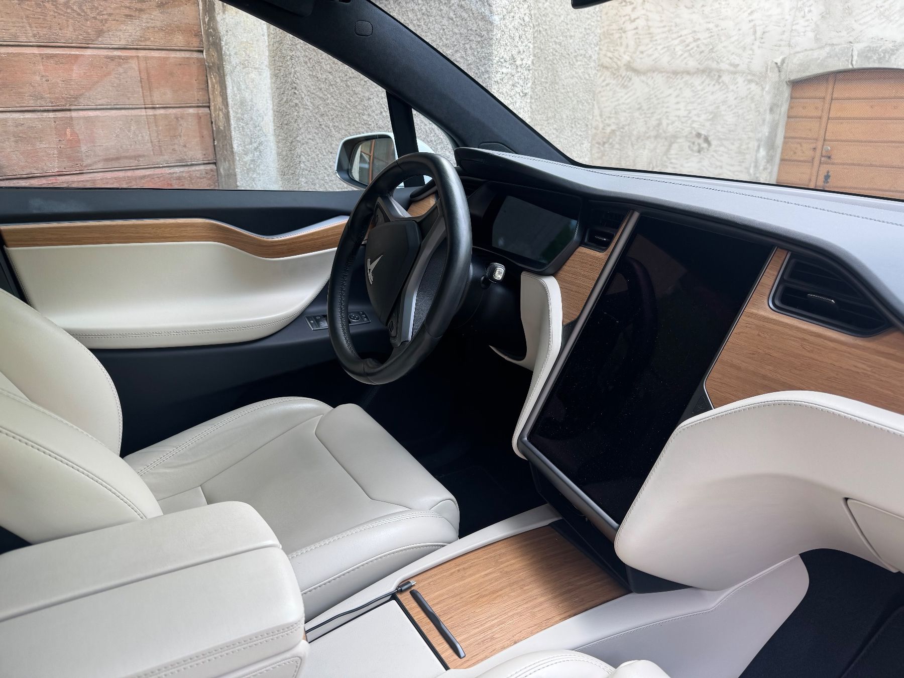 Tesla Automobili: Très bonne état . – Usato da Chavornay venduto da osch02 3