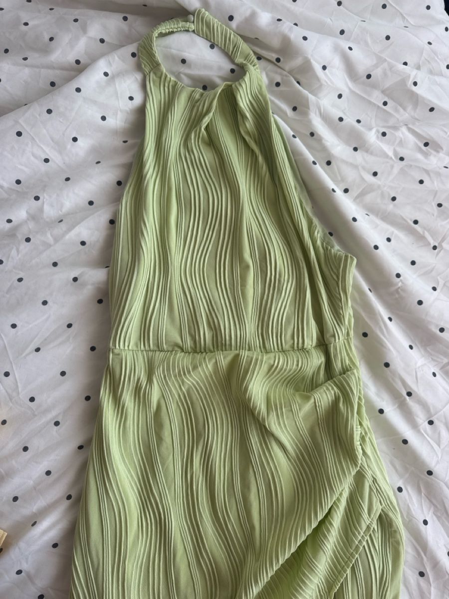 Kleider: Robe verte style "ruching" sans manche, taille S, neuve – Neu und originalverpackt aus Malleray von sam_9bkx