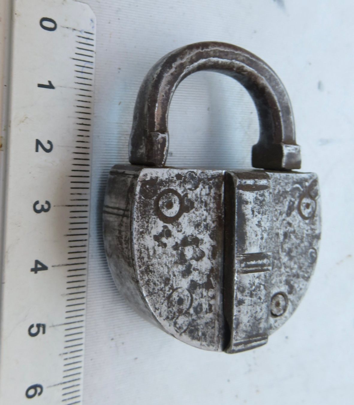 Cadenas: ANTIKES SPEZIAL VORHÄNGESCHLOSS – D'occasion à BERN par erassmusvonrotterdam 7