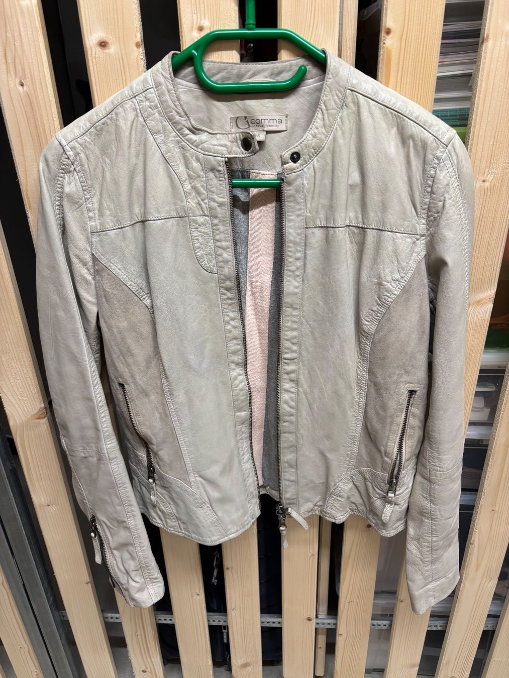 Comma Giacche: Comma Leder Jacke Gr. 36 beige – Usato da Rothrist venduto da white-flower