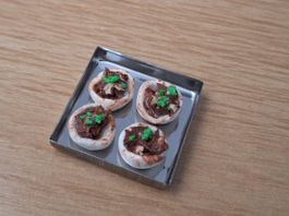 Handmade gefüllte Champignons Backblech. Auch für Maileg