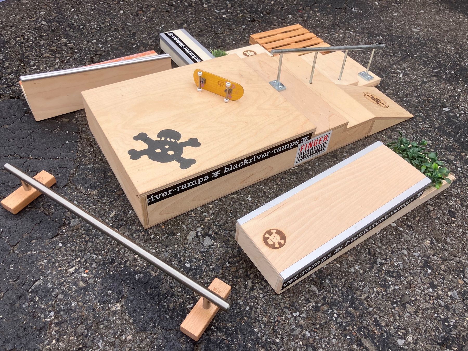 Jouets: fingerboard set - teak & blackriver – D'occasion à Gwatt (Thun) par mwells 1