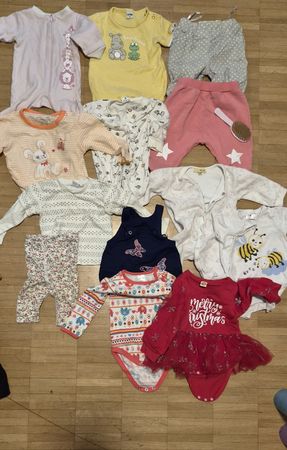 Baby Kleidung 13 teiliges Set Grösse 50/56 Mädchen