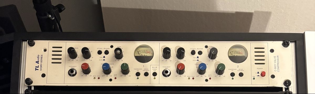 Equalizzatori: TL Audio C-501 Valve Compressor Ivory Series – Usato da Schalunen venduto da joelsbest 1
