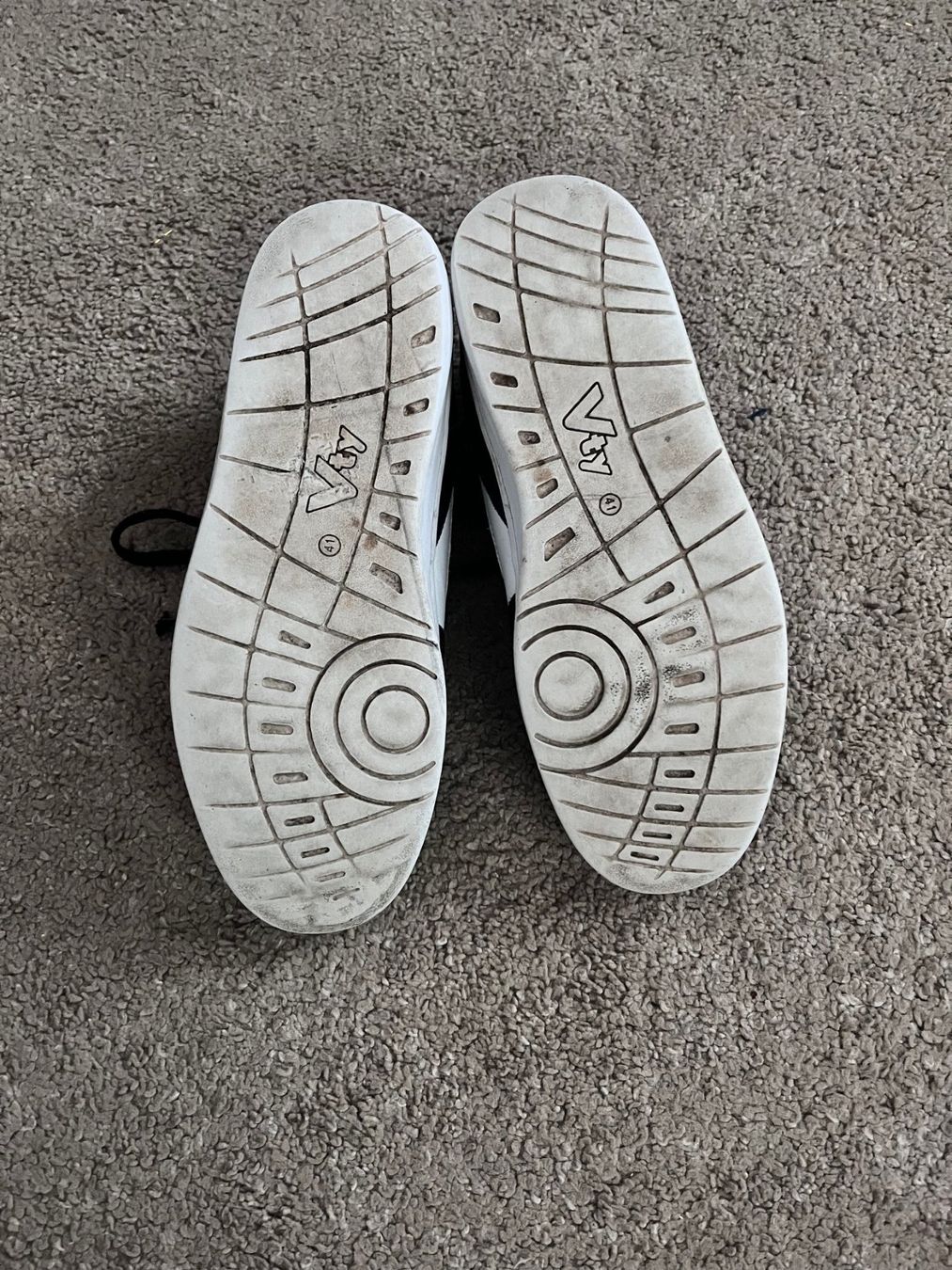 Scarpe da uomo: Schwarze Sneakers Grösse 41 – Usato da Laufen venduto da eichhorn15 3