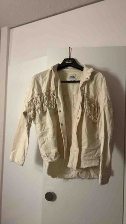 Zara Jeansjacke mit Fransen beige wie neu