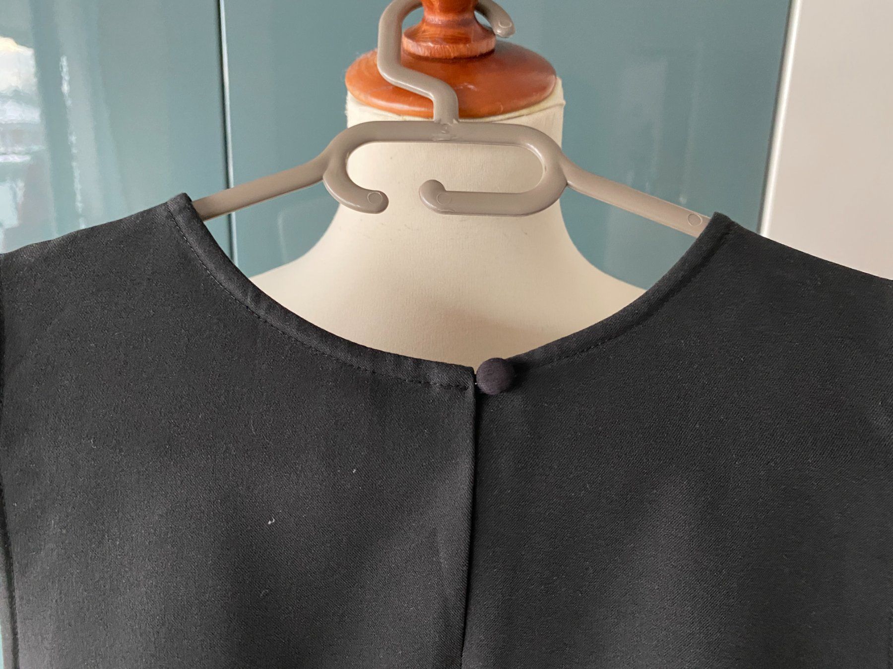 Kleider: Schwarzes ärmelloses Kleid mit Spitze S/M – Gebraucht aus Dübendorf von Levintreyer 6